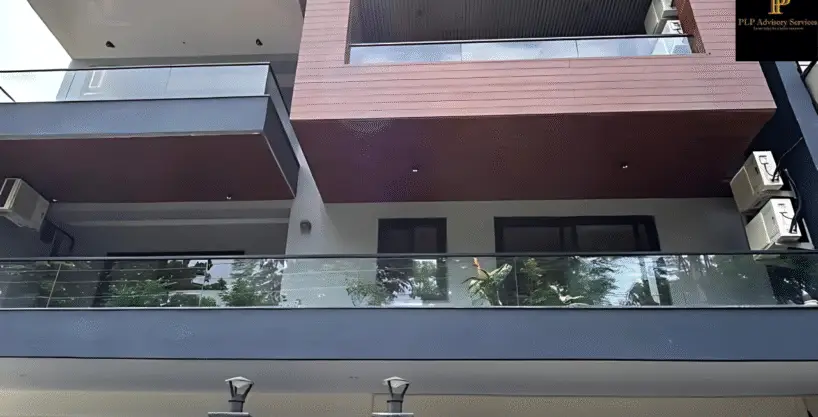 300 sqyds 4BHk Builder Floor for sale in DLF Phase-2 Gurgaon