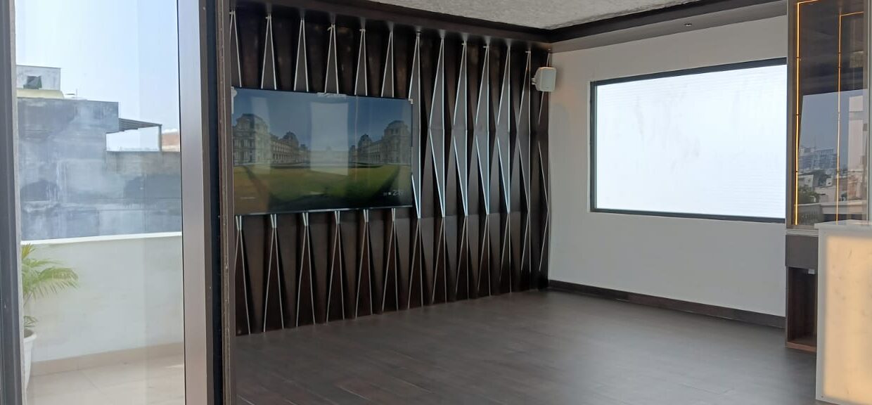 Builder floor in sushant lok 1 with terrace