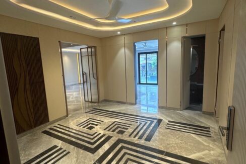 Luxury 4BHK builder floor exterior in DLF Phase 1 Gurgaon, 500 sq yards property for sale