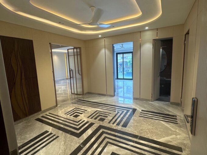 Luxury 4BHK builder floor exterior in DLF Phase 1 Gurgaon, 500 sq yards property for sale