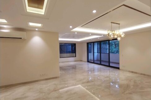 Luxury 4BHK builder floor in DLF Phase 4 Gurgaon, 540 sq yards upper ground floor near Galleria Market