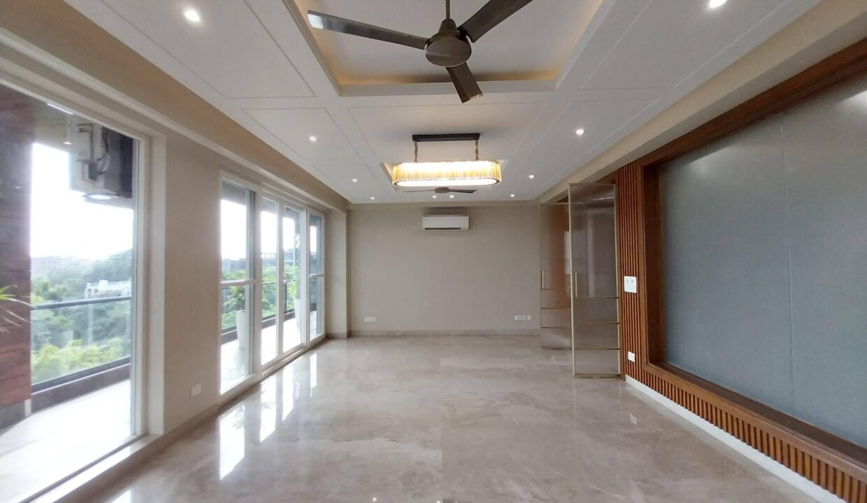 500 Sq Yards Luxury Builder Floor in DLF Phase 1 Gurgaon | Behind Mega Mall | 4BHK on 12 Meter Road