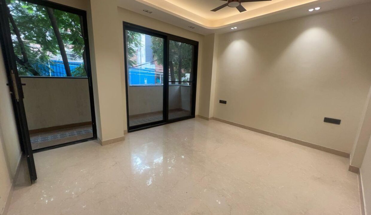 200 Sq Yards Builder Floor in DLF Phase 1 G Block Gurgaon | 3BHK Luxury Home