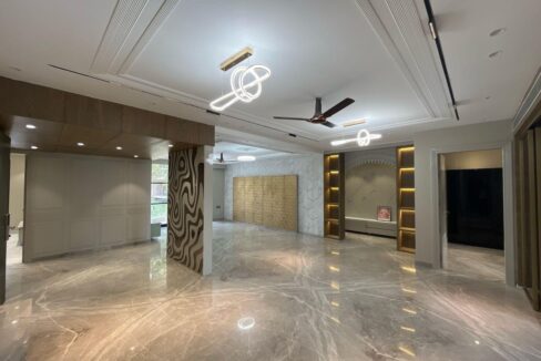 Luxury 4BHK builder floor interior view in Malibu Towne Gurgaon, 500 sq yards property for sale