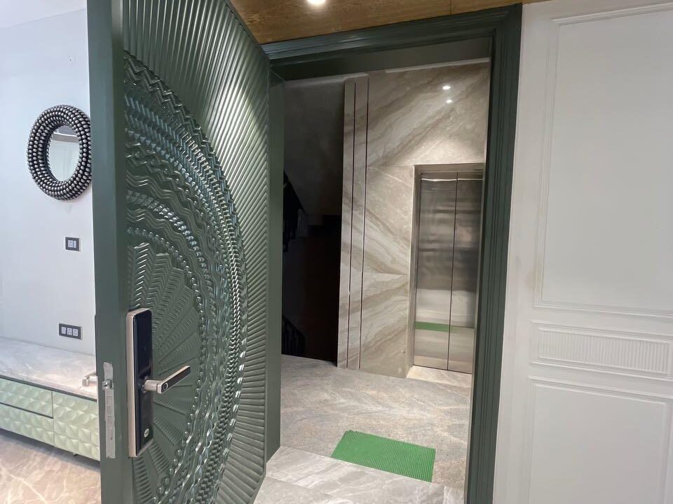 Luxury 4BHK Builder Floor for Sale in Malibu Towne Gurgaon – 500 Sq Yards