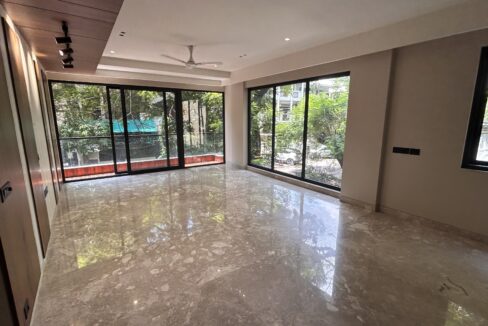 4BHK builder floor in DLF Phase 2 N Block Gurgaon on 300 square yards corner plot with premium location