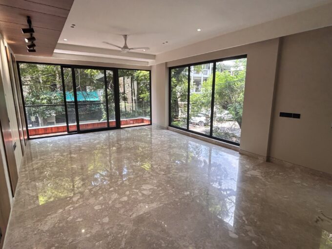 4BHK builder floor in DLF Phase 2 N Block Gurgaon on 300 square yards corner plot with premium location